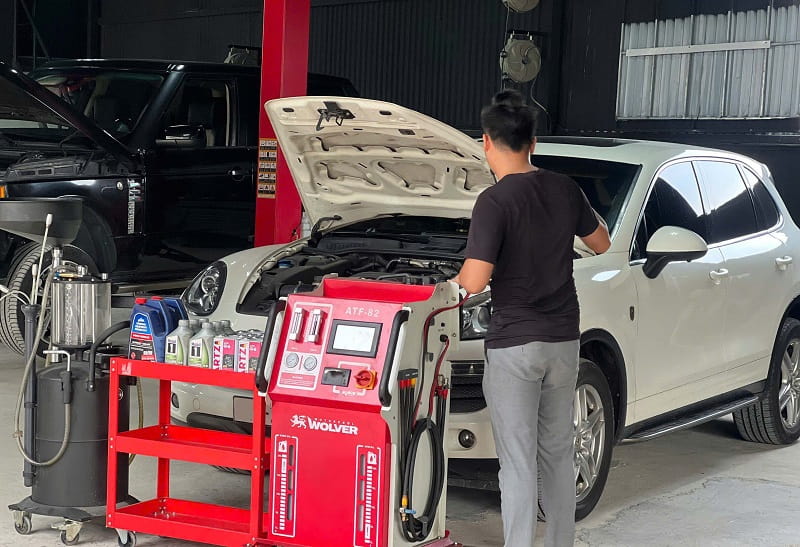 gara ô tô long biên