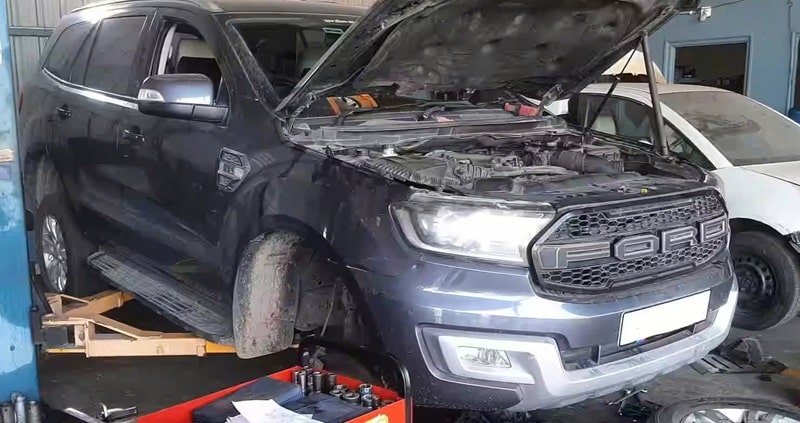 cách tìm gara chuyên sửa xe ford uy tín