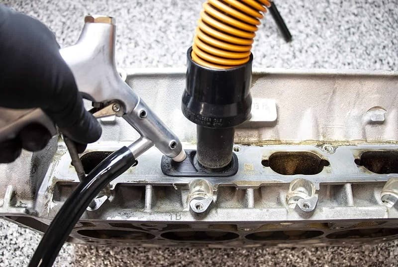 vệ sinh động cơ ô tô