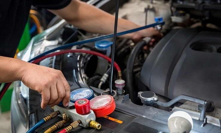 kiểm tra lốc điều hòa xe ô tô