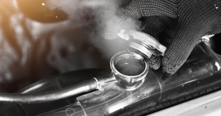 vì sao nên súc rửa két nước ô tô