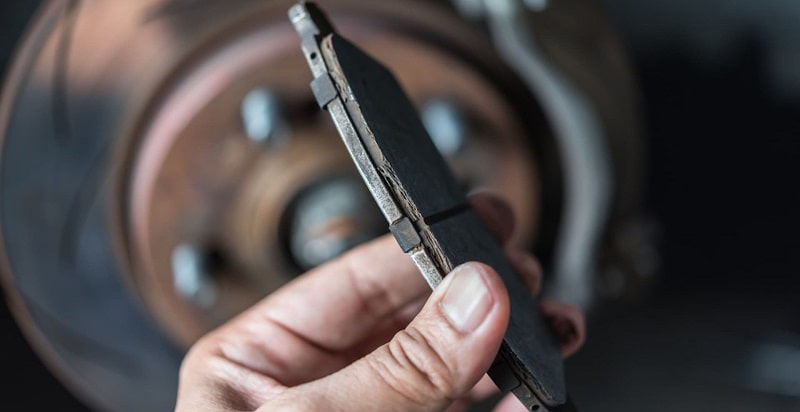 thời điểm thay má phanh ô tô