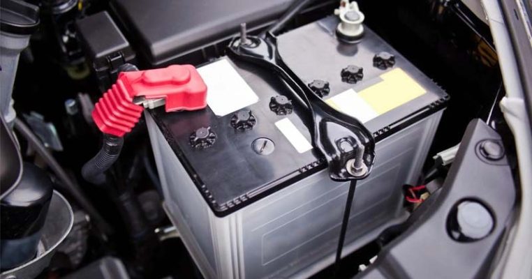 bao lâu thay ắc quy ô tô?