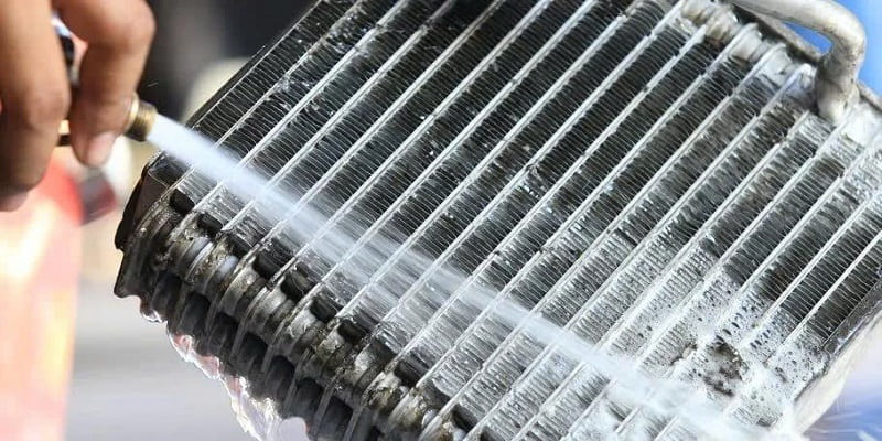 cách vệ sinh dàn lạnh điều hòa ô tô