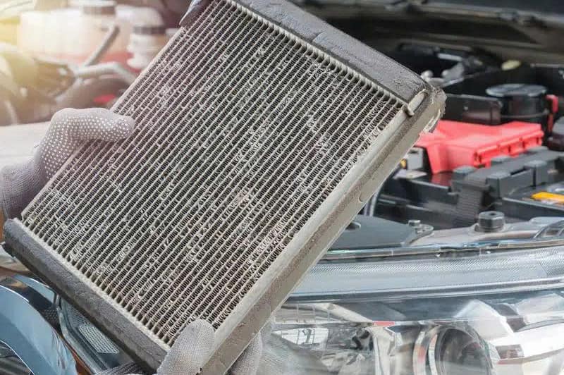 dấu hiệu dàn lạnh ô tô bị hỏng