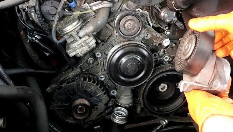 bơm nước xe hơi bị hỏng