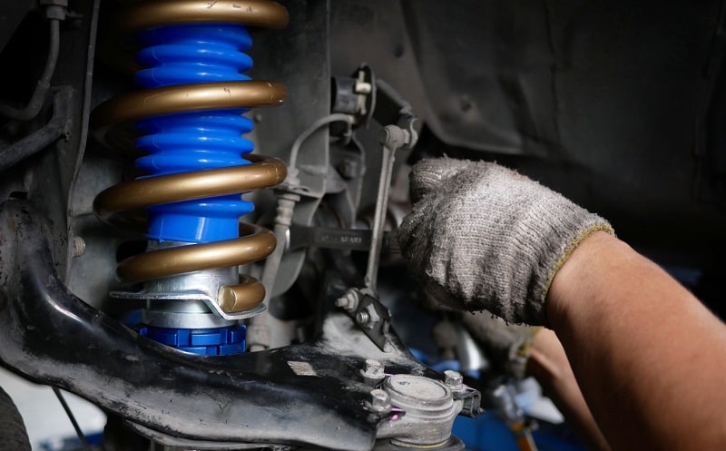 giải đáp lỗi giảm xóc xe hơi